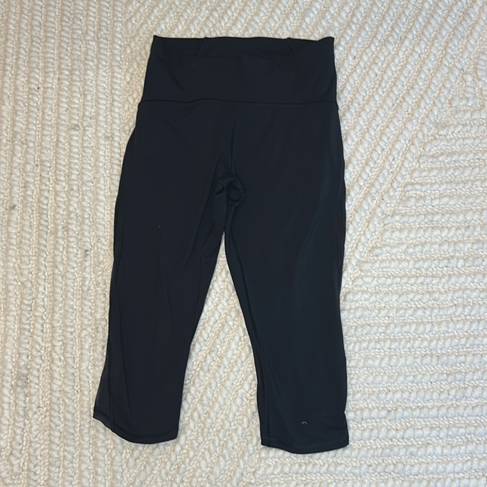 Women’s Lululemon Train Times crop 17” leggings black size 8